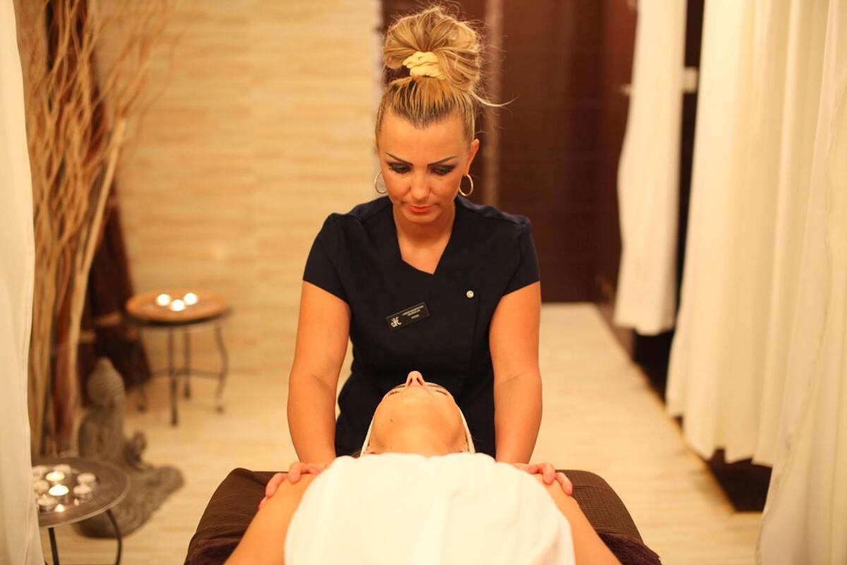 Rezydencja Pod Teznia & Spa Иновроцлав Екстериор снимка