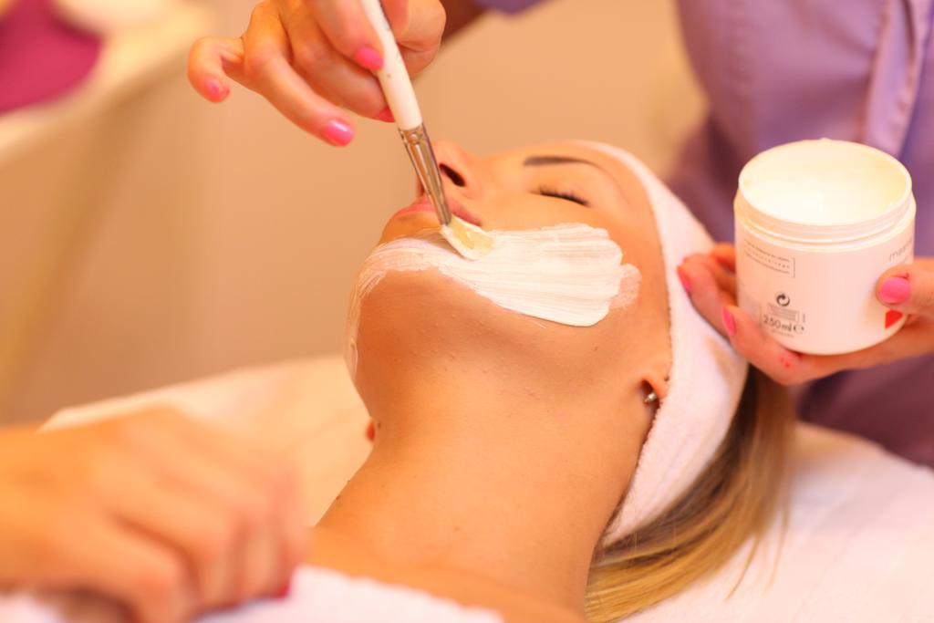 Rezydencja Pod Teznia & Spa Иновроцлав Екстериор снимка