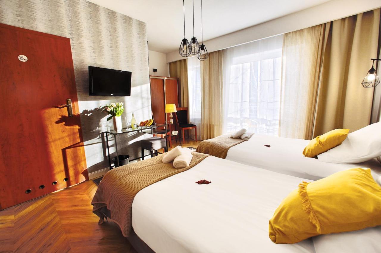 Rezydencja Pod Teznia & Spa Иновроцлав Екстериор снимка